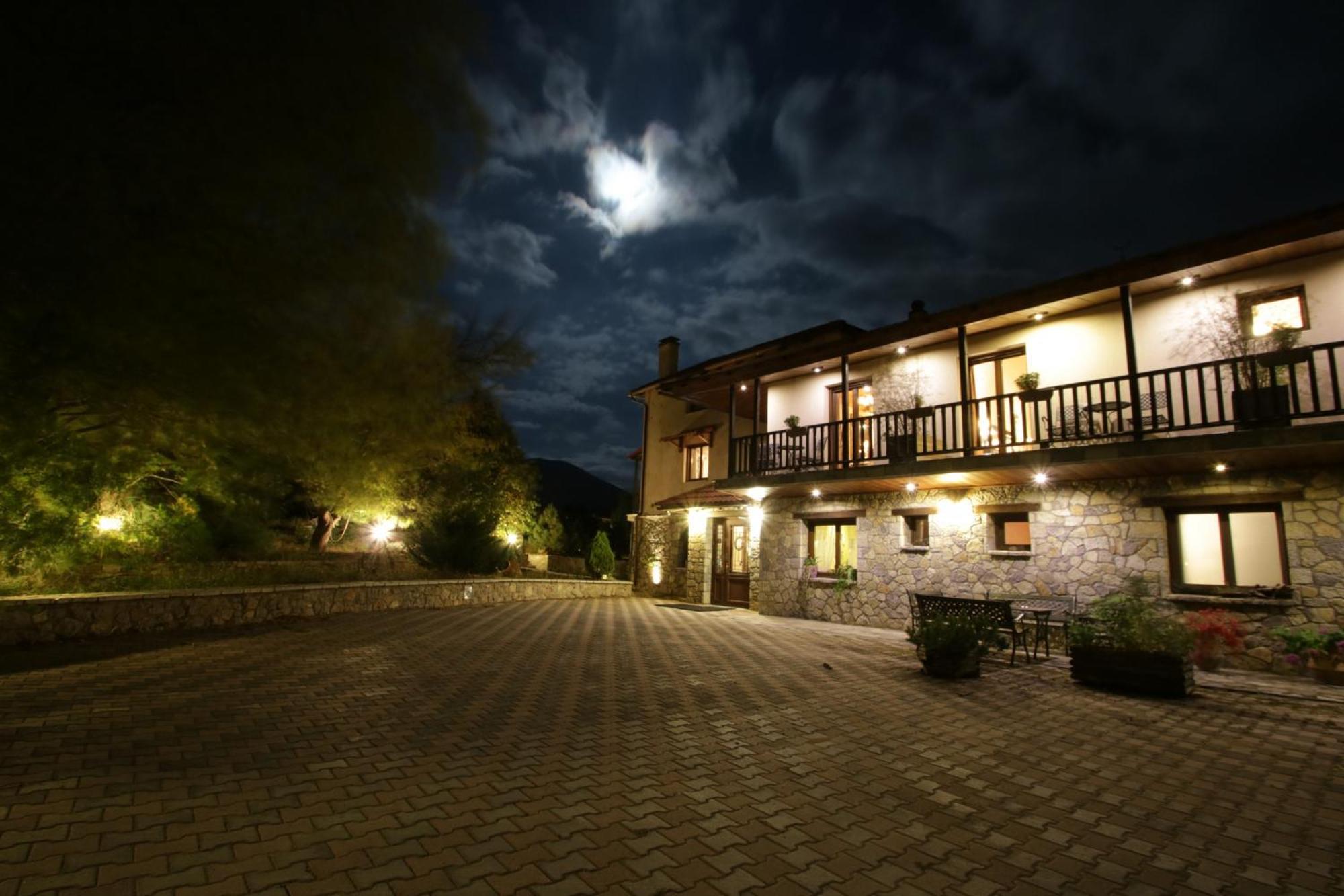Boutique Hotel Skamnos Arachova Exterior photo